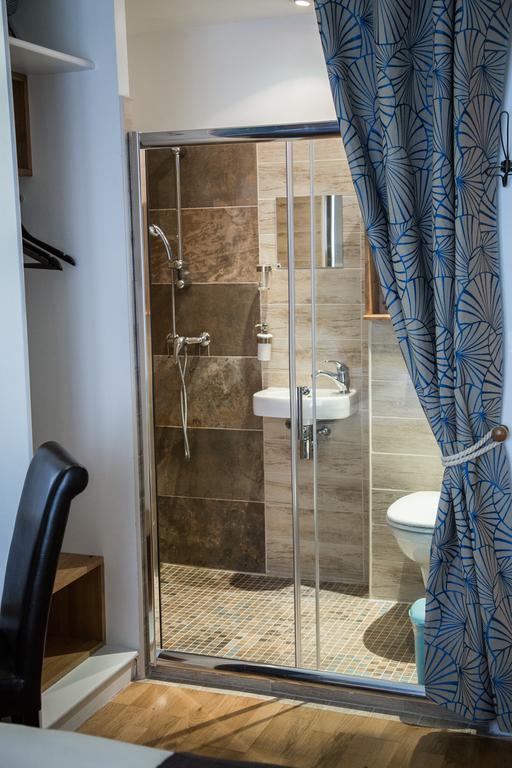 Private Room In A Parisian Homestay! - Close To It All! Ngoại thất bức ảnh