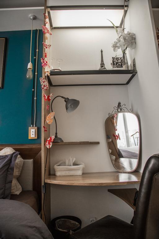 Private Room In A Parisian Homestay! - Close To It All! Ngoại thất bức ảnh
